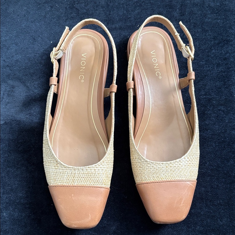 Vionic Women's Tan and Cream Slingback Sandals